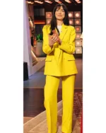 Anne Hathaway the Kelly Clarkson Show Yellow Suit