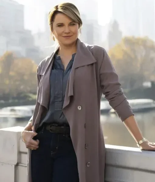 Alexa Crowe My Life Is Murder S02 Lucy Lawless Trench Coat