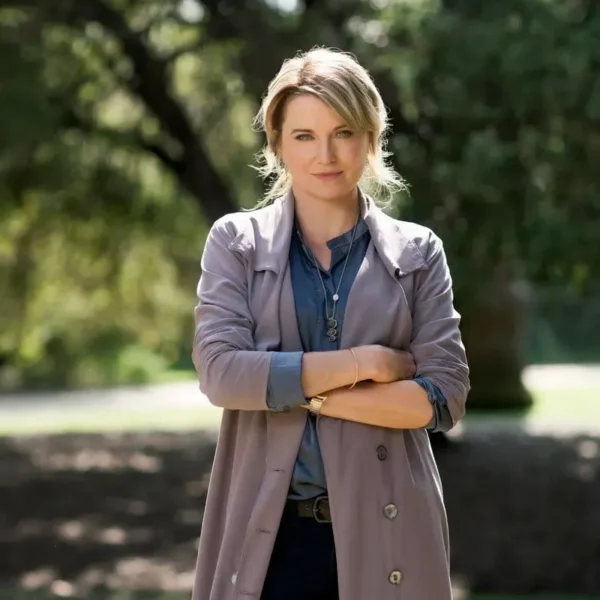 Alexa Crowe My Life Is Murder S02 Lucy Lawless Trench Coat